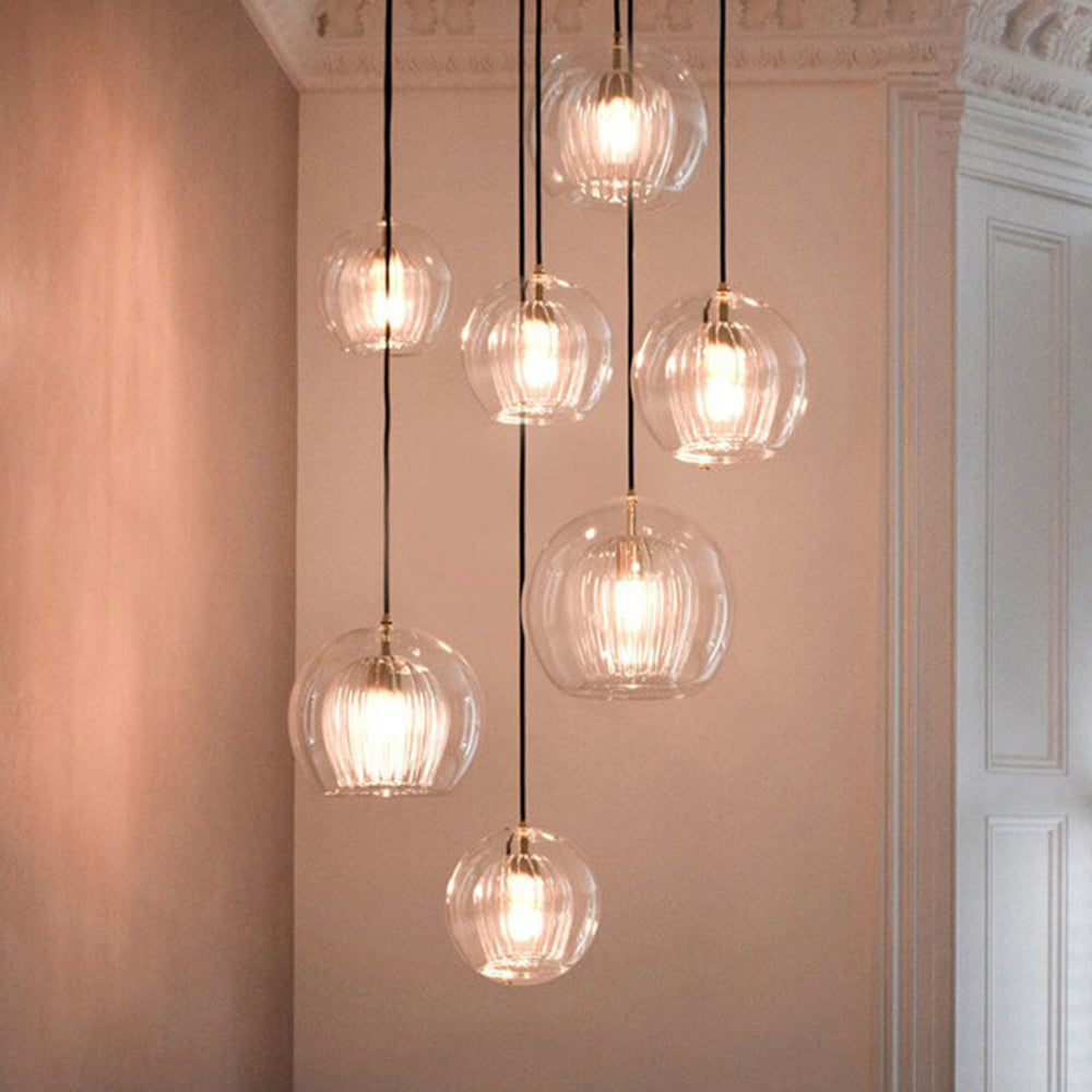 Elegancka i ciepła szklana lampa wisząca – styl i wyrafinowanie