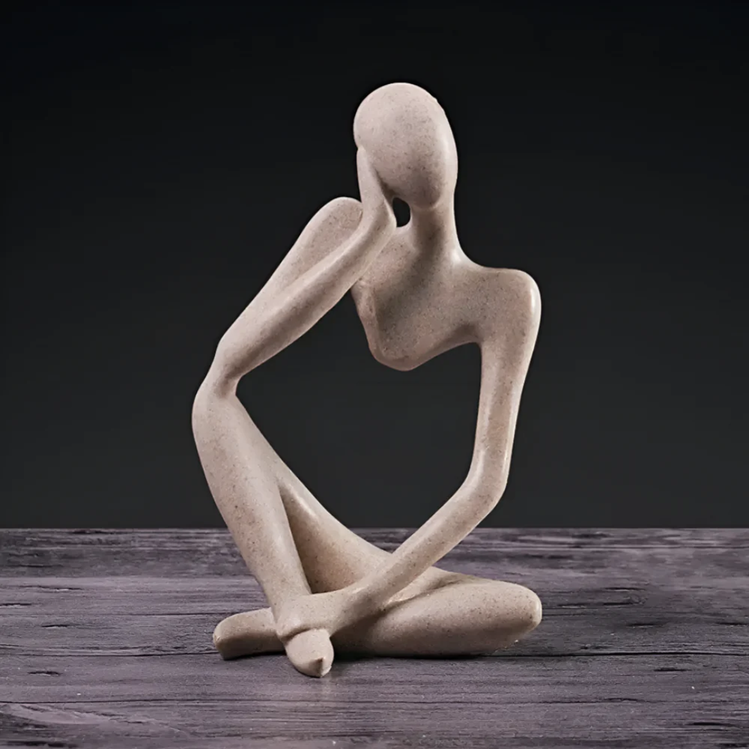 Escultura Abstrata Pensador – Elegância Contemplativa e Design Moderno