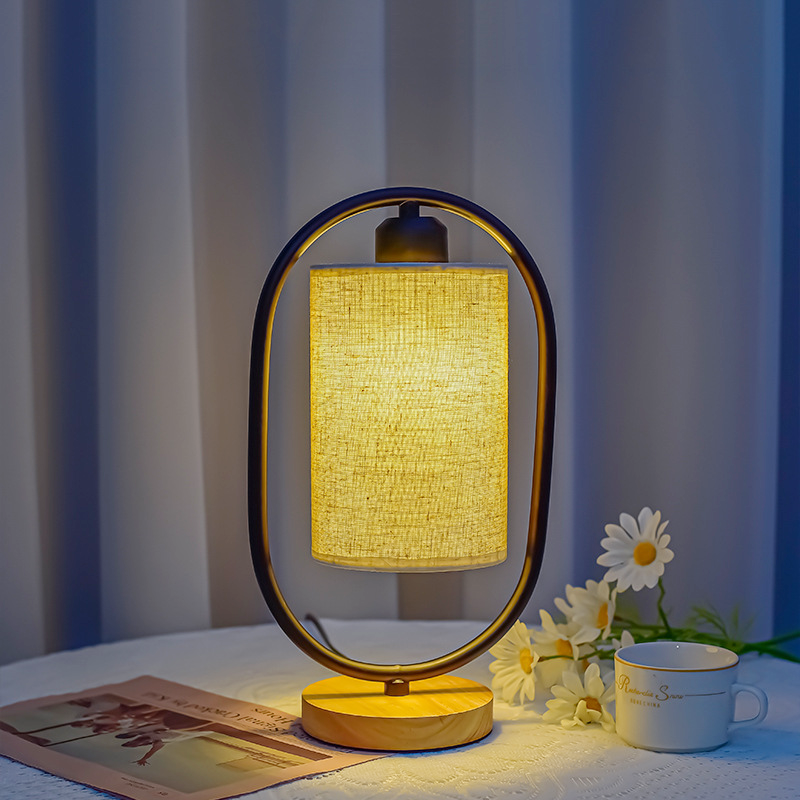 Lámpara de Mesa LED — Elegancia Vintage