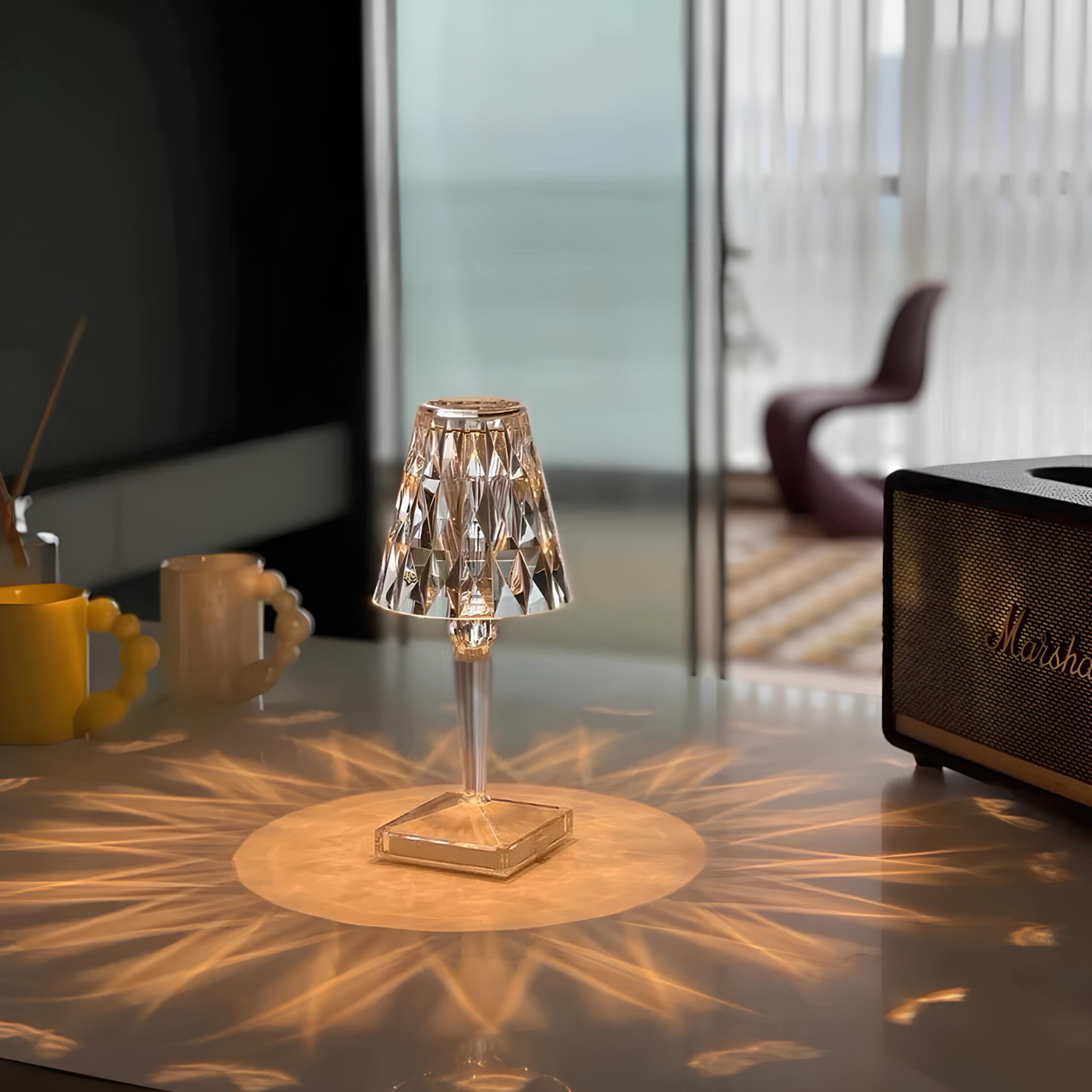 Lâmpada de Mesa Cristalina – Elegância Moderna e Ambiente Aconchegante