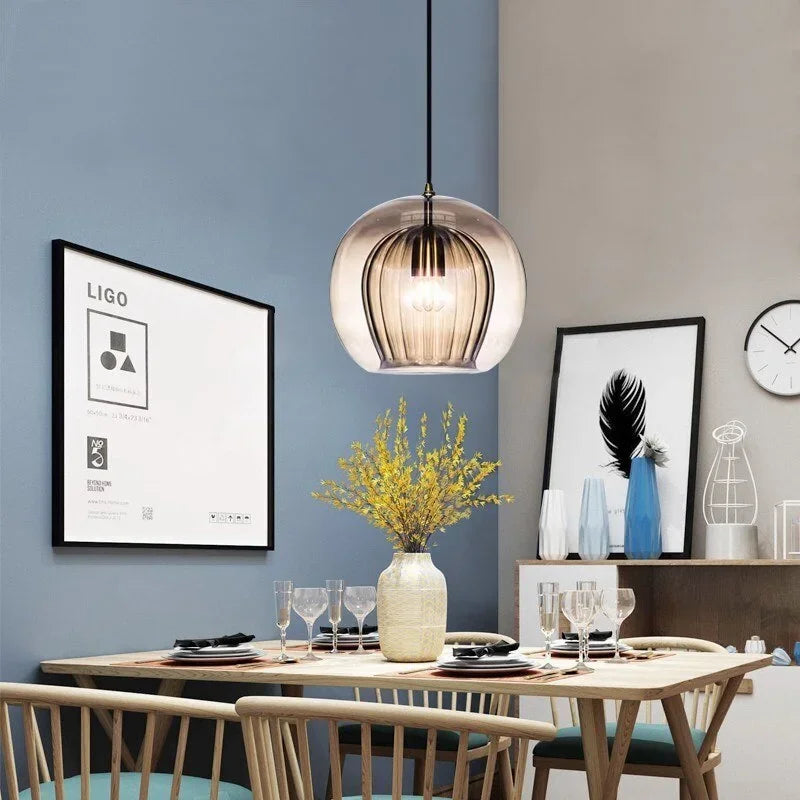 Sphère Lumineuse Moderne En Verre — Lumière Douce Et Style Raffiné