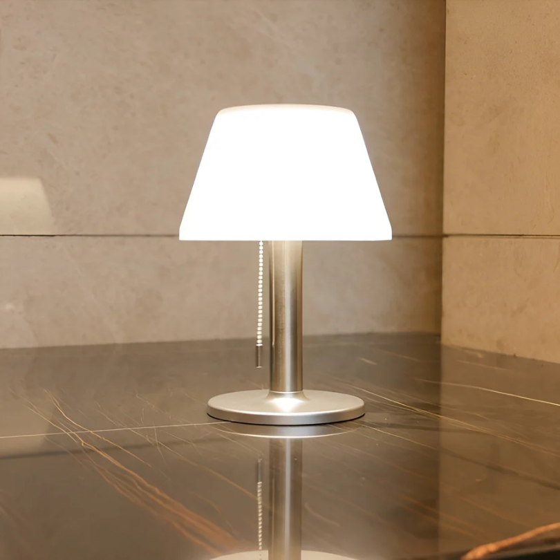 Elegancka Lampa Solarna Stołowa – Styl i Wyrafinowanie