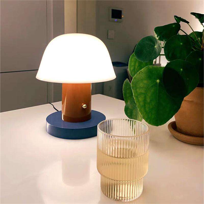 Lâmpada de Mesa – Luz e Harmonia 