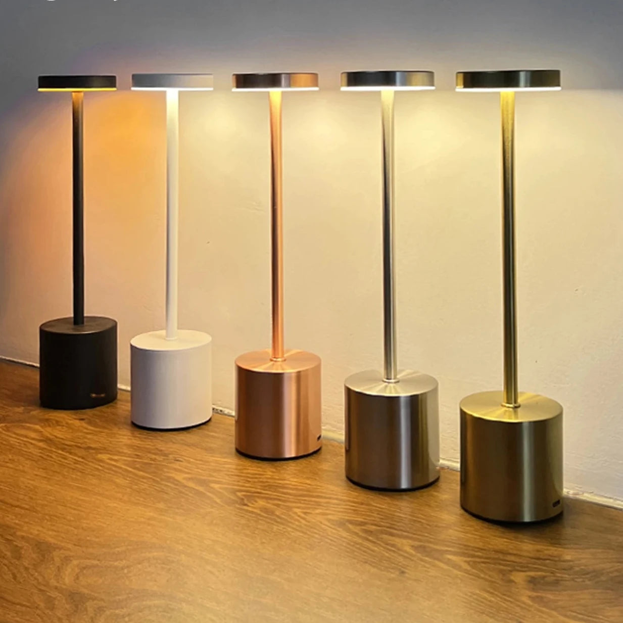 Lámpara de Mesa LED Táctil Recargable – Iluminación Práctica y Moderna 