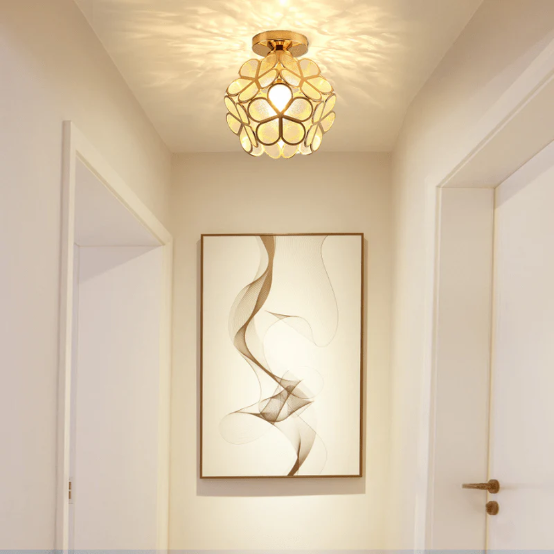 Taklampe i Blomsterform – Delikat og Moderne Design 