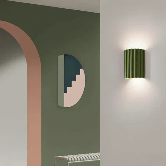 Nowoczesna Lampa Ścienna z Żywicy – Elegancja i Oryginalność 
