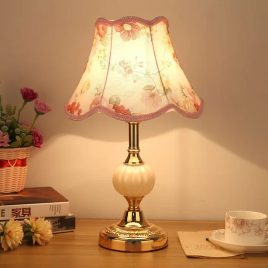 Lampă Decorativă De Masă – Stil Vintage Și Eleganță Timeless 