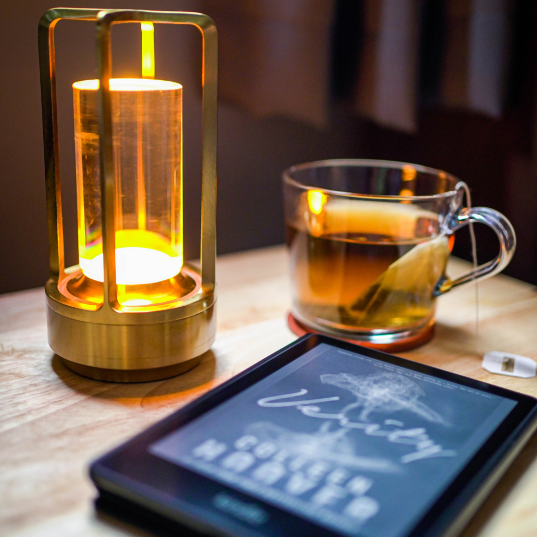 Tischlampe mit Akku – Gedämpftes Licht und zeitloser Stil 