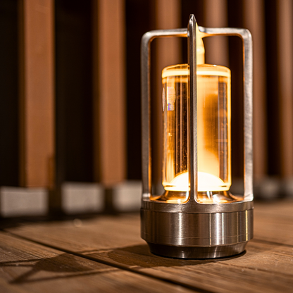 Tischlampe mit Akku – Gedämpftes Licht und zeitloser Stil 