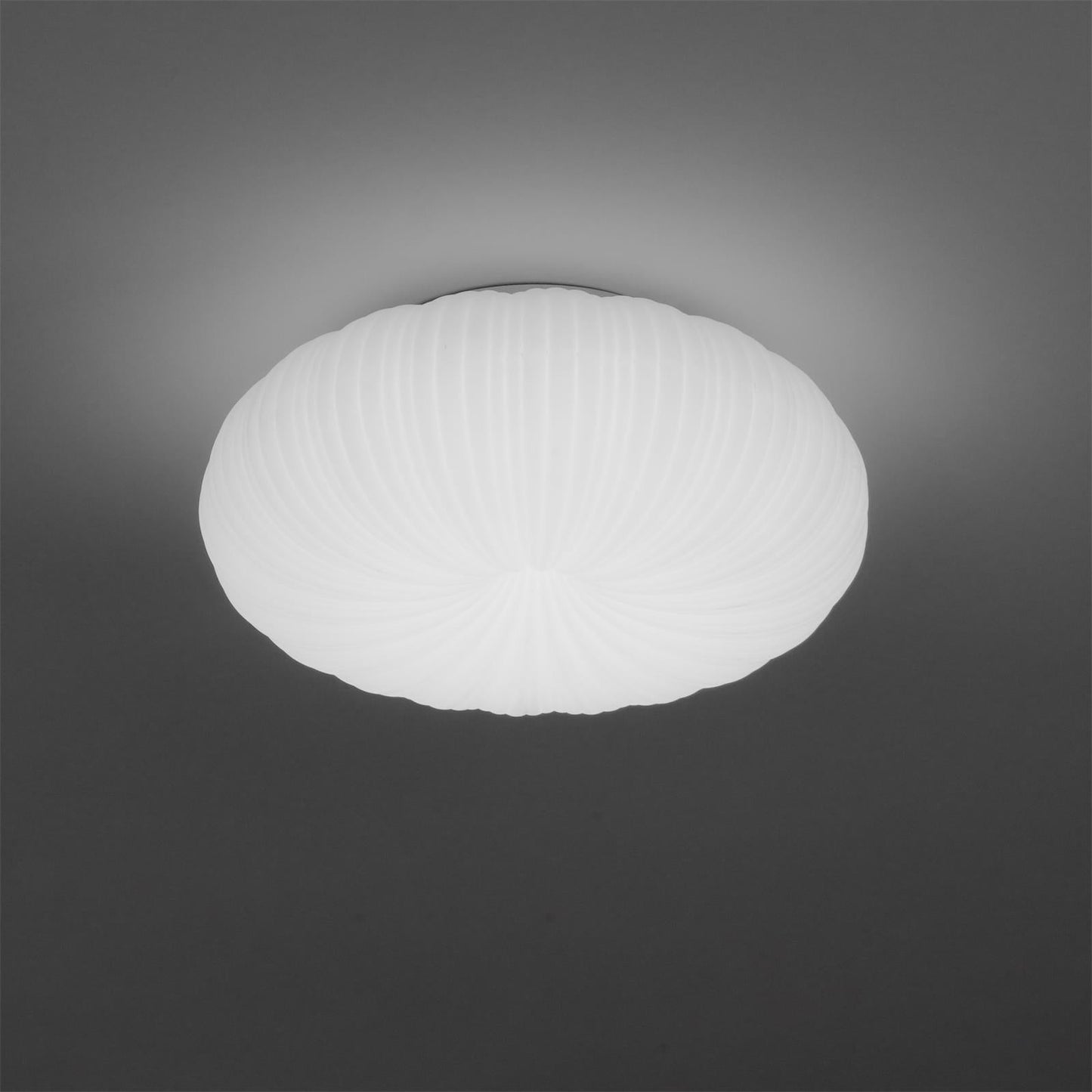Elegant modern taklampa – justerbart ljus och personlig atmosfär 