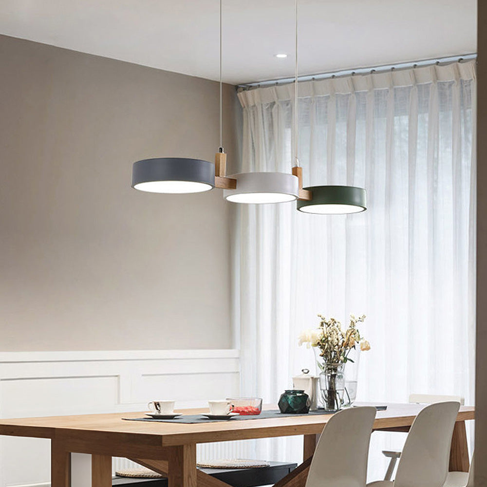 Moderne Hengende Lampe I Metall – Elegant Design Og Trendy Belysning 