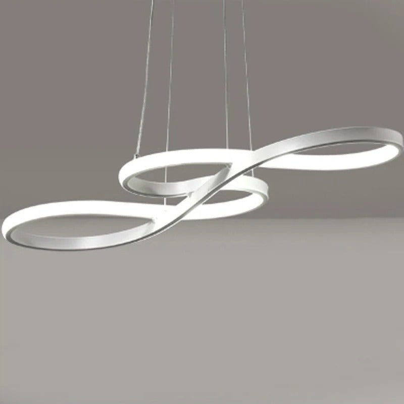 Nowoczesny żyrandol LED w kształcie pierścieni – elegancki i futurystyczny design 