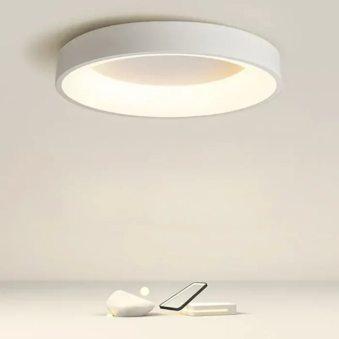 Stropní lampa – Čistý design a útulná atmosféra 