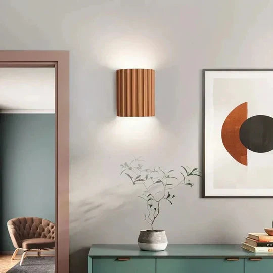 Nowoczesna Lampa Ścienna z Żywicy – Elegancja i Oryginalność 