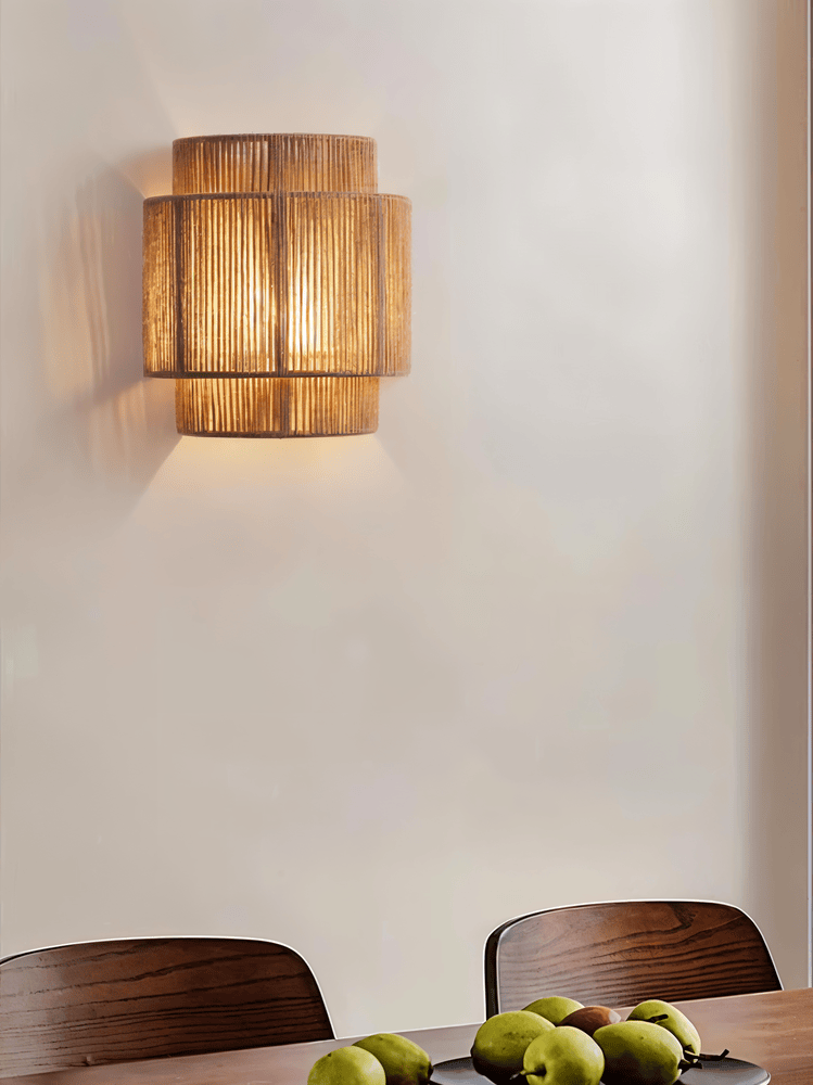 Rattan Wandleuchte mit Hanfseil Schirm - Natürliches Licht & Authentischer Charme