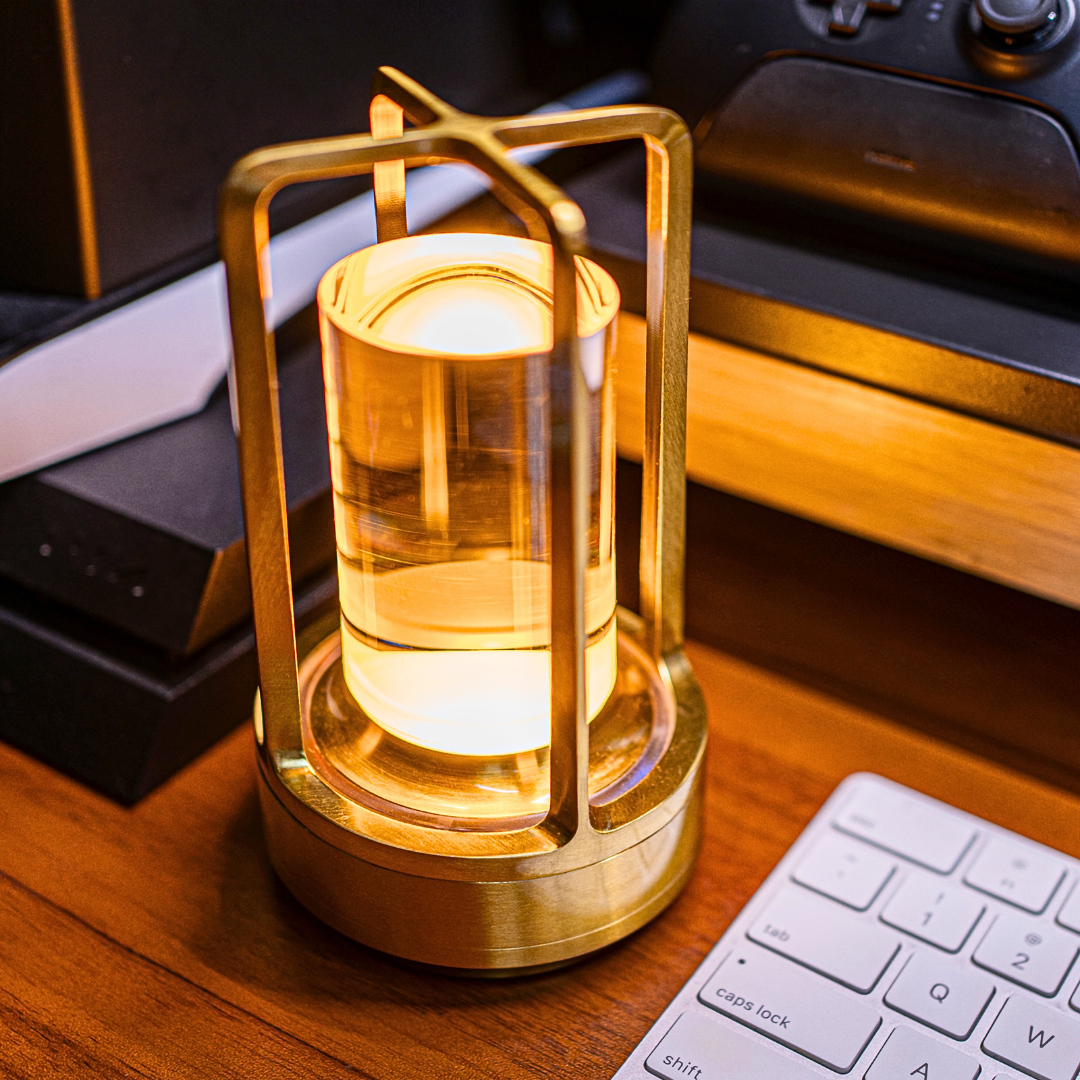 Dobíjecí stolní lampa – jemné osvětlení a nadčasový styl 