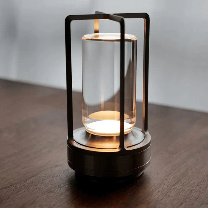 Tischlampe mit Akku – Gedämpftes Licht und zeitloser Stil 