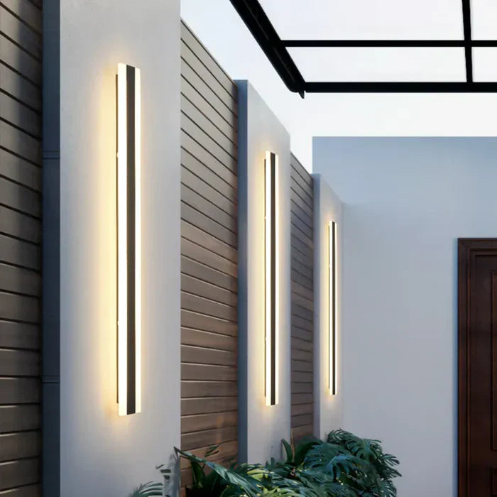Lampada da parete per esterni resistente alle intemperie - Solidità ed eleganza
