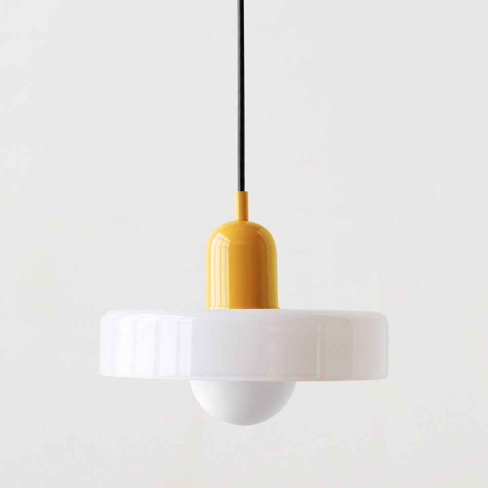 Lampa dekoracyjna wisząca – żywe kolory i bohemski duch 