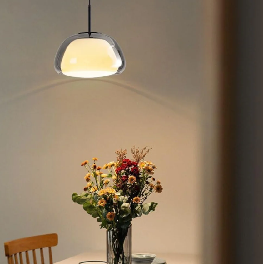 Dekorativ Loftlampe – Varm og Trendy Atmosfære 