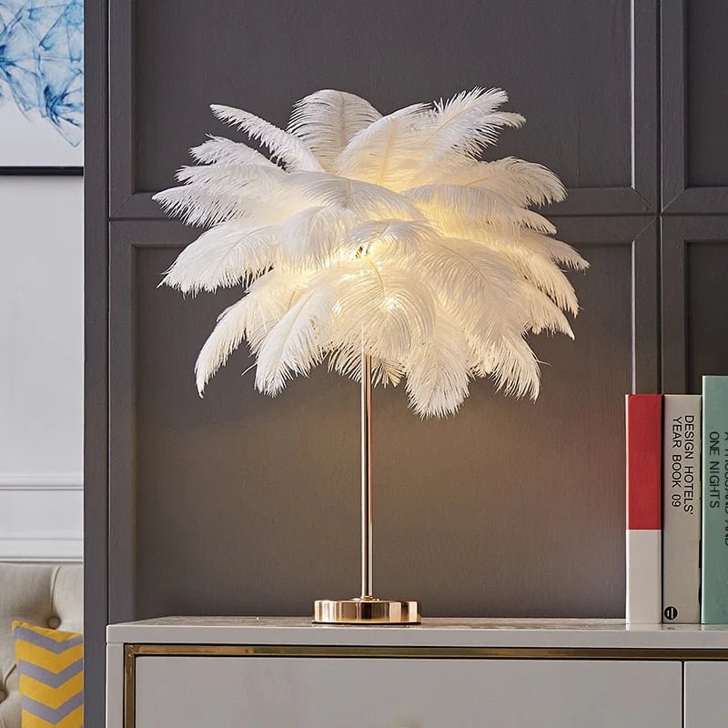 Lampă de birou cu pene aurii Art Deco – Decorațiune luxoasă și originală 