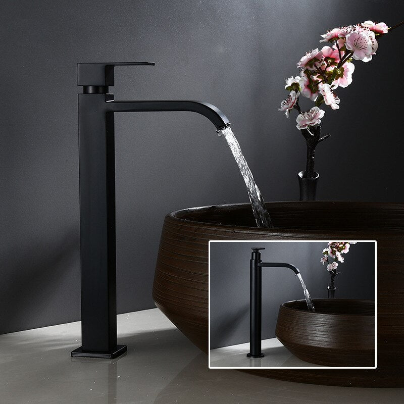 Robinet de chiuvetă ridicat – Finisaj elegant negru mat 